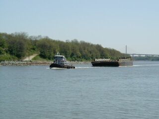 Tug and tow in Chesapeake & Delaware Canal