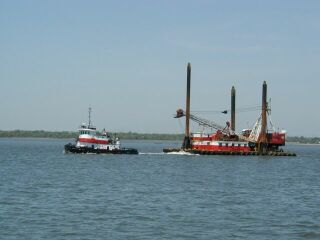 Tug and tow on Delaware River